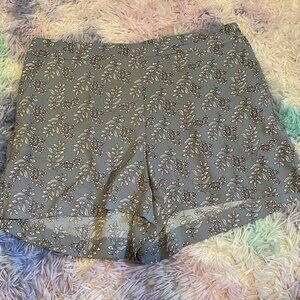 Loft Shorts Size Large